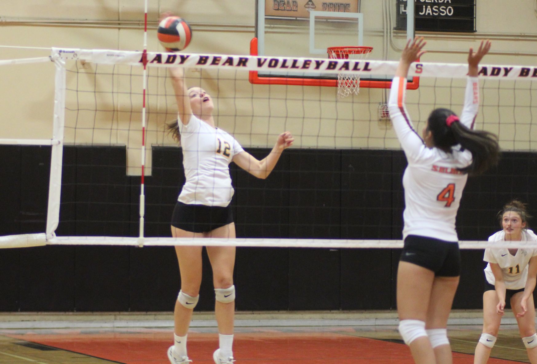 Kingsburg sweeps Selma